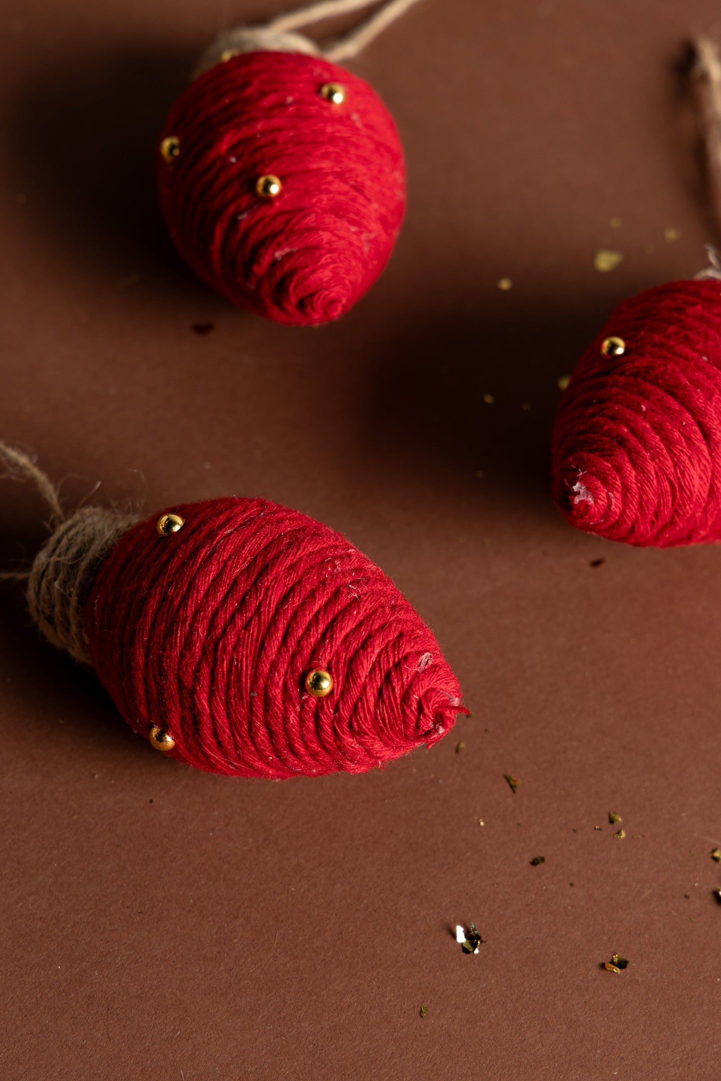 Red Lightbulb Ornament Set