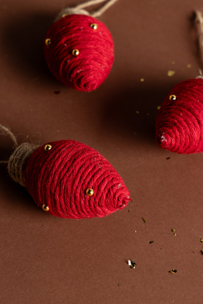 Red Lightbulb Ornament Set